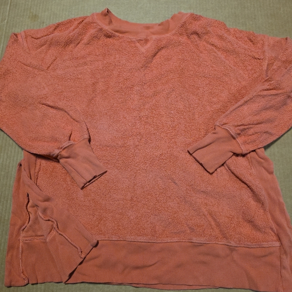 Aerie Chilled Out Textured Fleece Sweatshirt Coral Crew Neck Relaxed Fit Size M